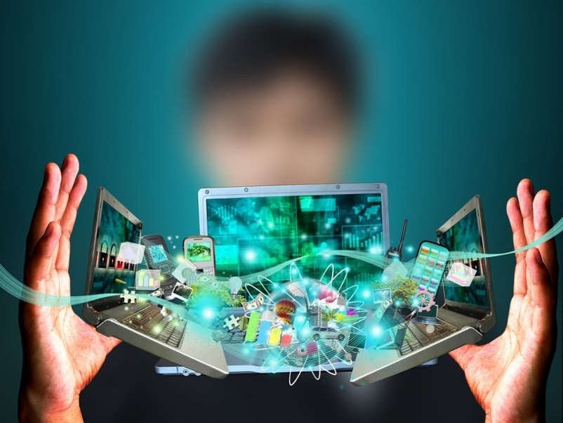 data–scientists–and-analysts-image-2